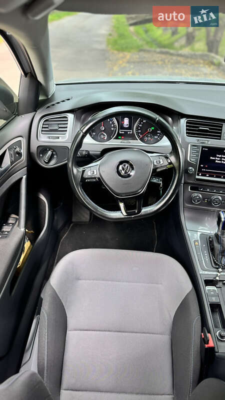 Хетчбек Volkswagen e-Golf 2015 в Мукачевому