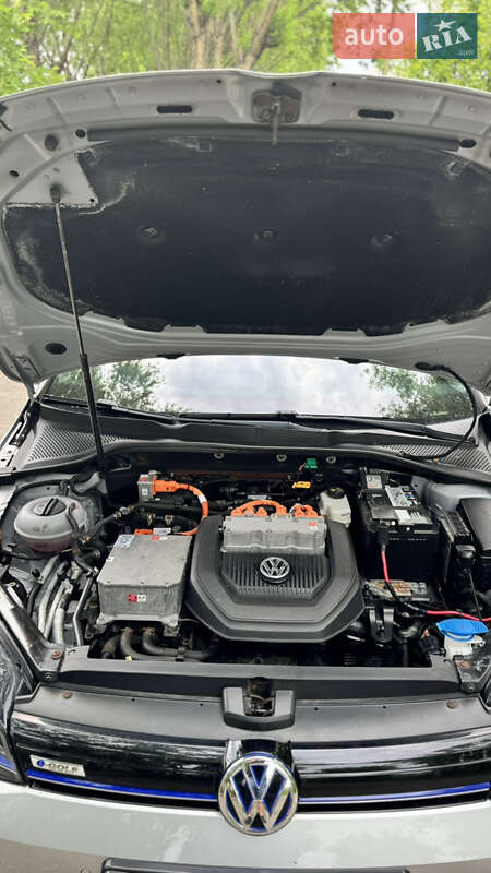 Хетчбек Volkswagen e-Golf 2015 в Мукачевому