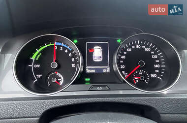 Хэтчбек Volkswagen e-Golf 2015 в 