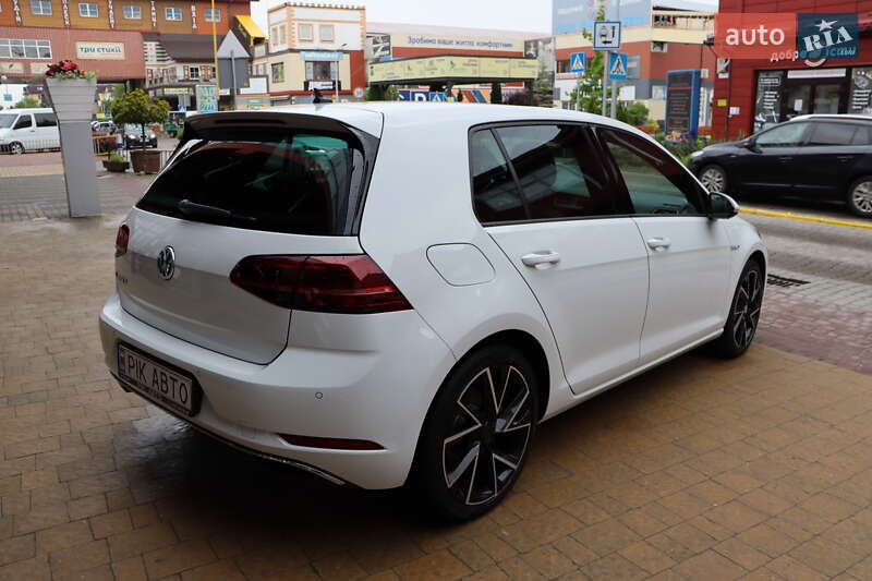 Хэтчбек Volkswagen e-Golf 2018 в Львове