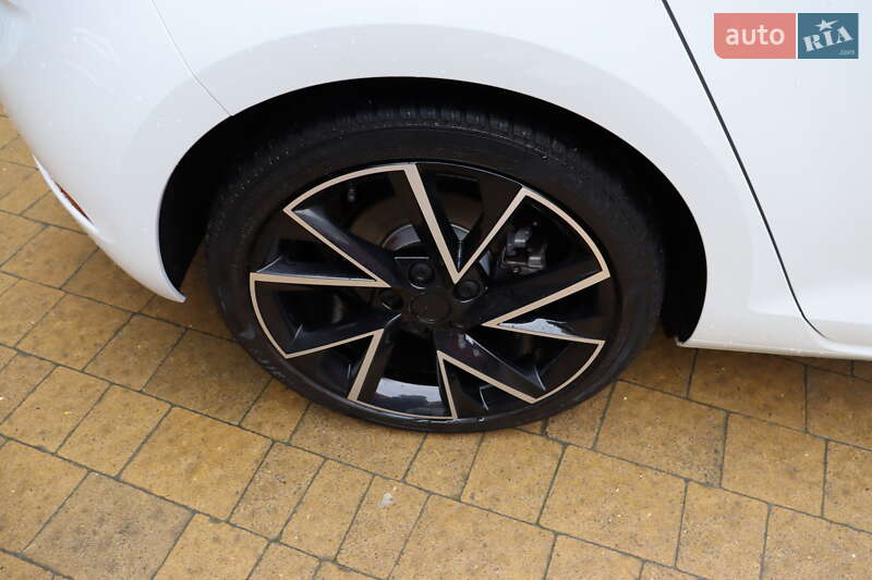 Хэтчбек Volkswagen e-Golf 2018 в Львове