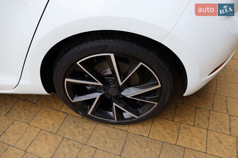 Хэтчбек Volkswagen e-Golf 2018 в Львове