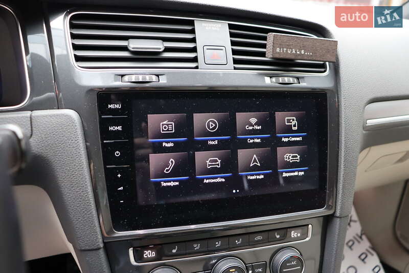 Хэтчбек Volkswagen e-Golf 2018 в Львове