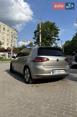 Хэтчбек Volkswagen e-Golf 2016 в 