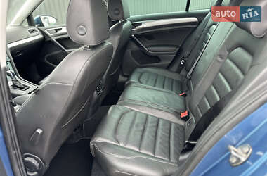 Хетчбек Volkswagen e-Golf 2015 в 