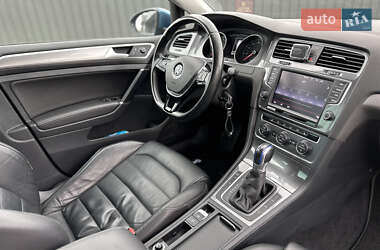 Хетчбек Volkswagen e-Golf 2015 в 