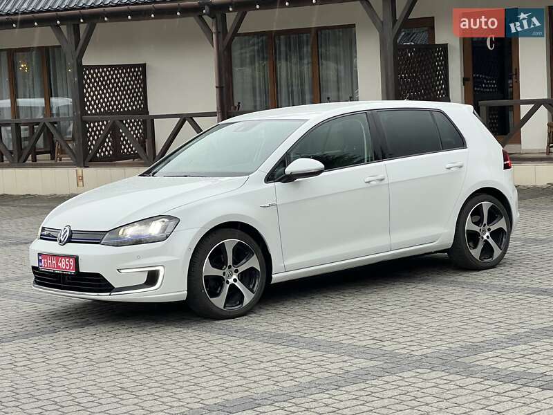 Volkswagen e-Golf 2015