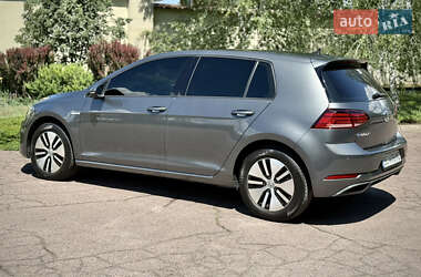 Хэтчбек Volkswagen e-Golf 2019 в 