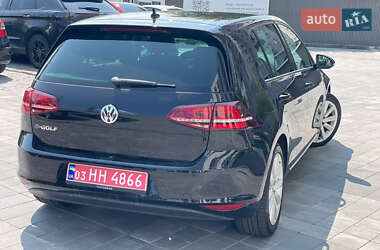 Хэтчбек Volkswagen e-Golf 2015 в 