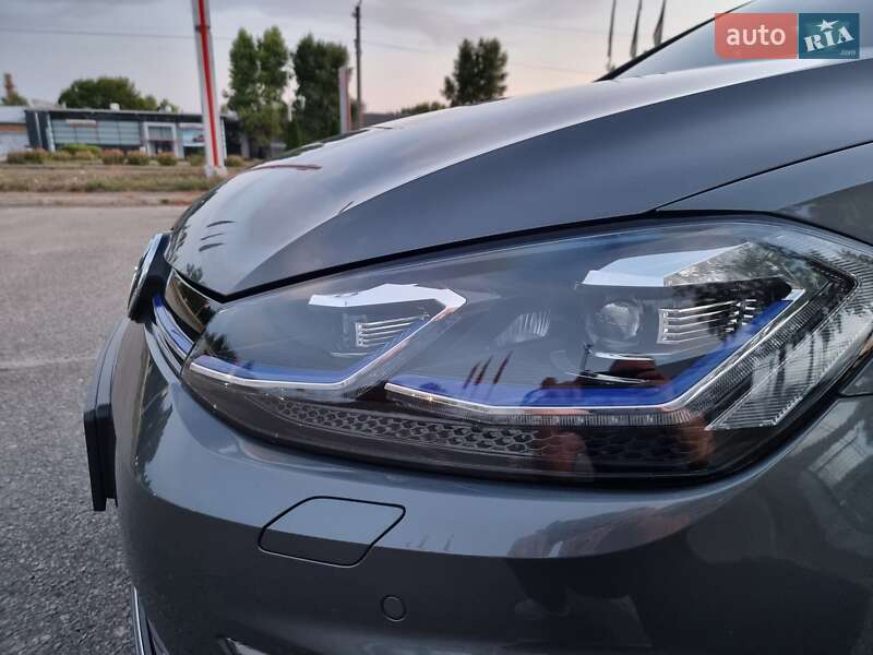 Хетчбек Volkswagen e-Golf 2018 в Кропивницькому