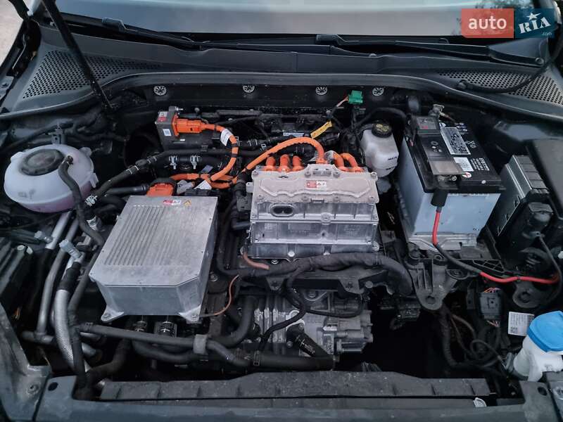 Хетчбек Volkswagen e-Golf 2018 в Кропивницькому