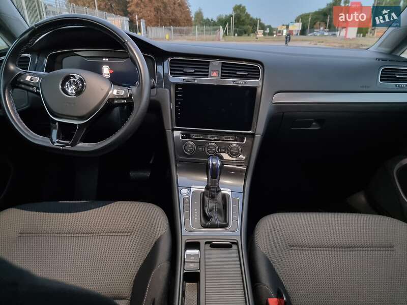 Хетчбек Volkswagen e-Golf 2018 в Кропивницькому
