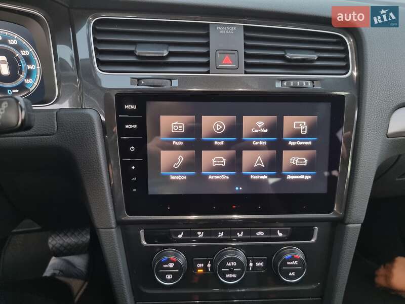 Хетчбек Volkswagen e-Golf 2018 в Кропивницькому