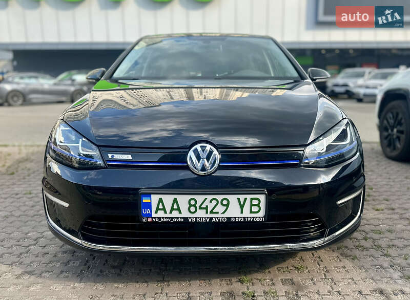 Хэтчбек Volkswagen e-Golf 2015 в 