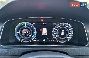 Хетчбек Volkswagen e-Golf 2019 в 