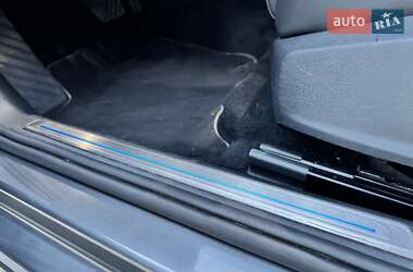 Хетчбек Volkswagen e-Golf 2019 в 