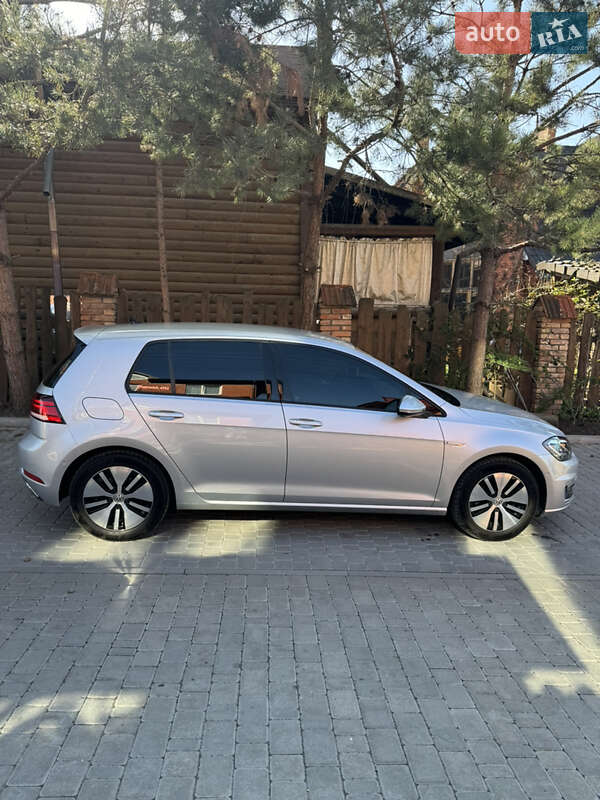 Хэтчбек Volkswagen e-Golf 2019 в Хмельницком