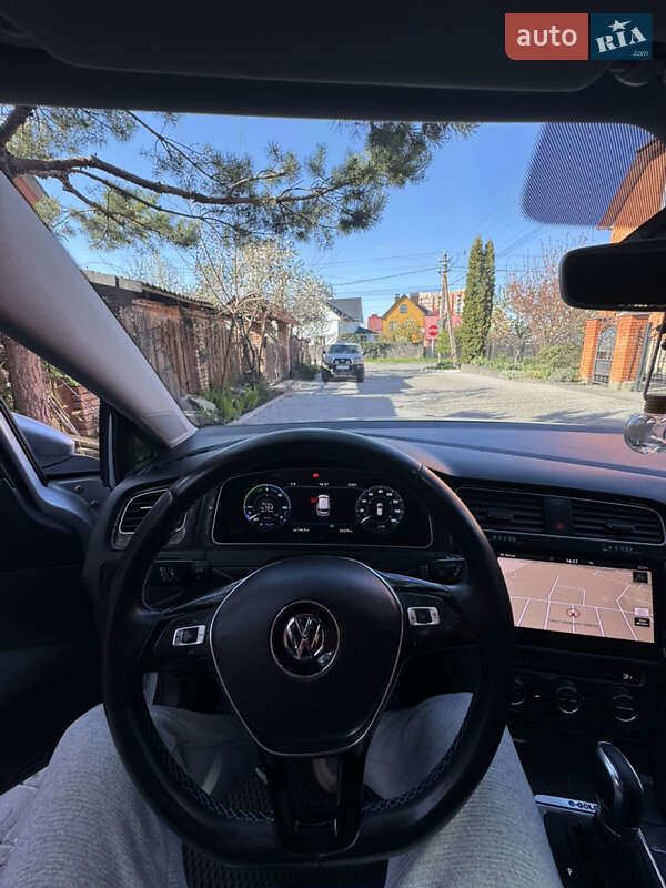 Хэтчбек Volkswagen e-Golf 2019 в Хмельницком