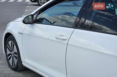 Хетчбек Volkswagen e-Golf 2016 в 
