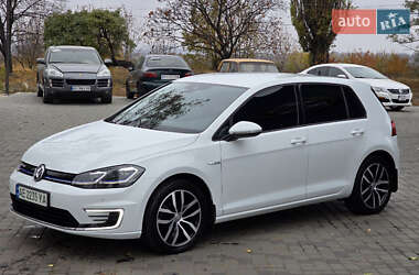 Хэтчбек Volkswagen e-Golf 2020 в Першотравенске