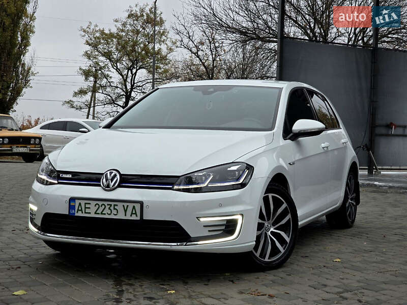 Хэтчбек Volkswagen e-Golf 2020 в Першотравенске