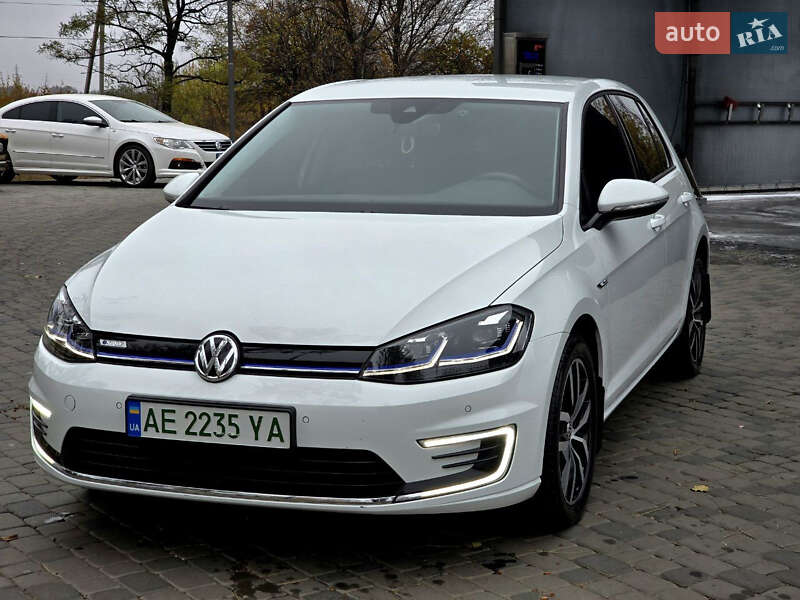 Хэтчбек Volkswagen e-Golf 2020 в Першотравенске