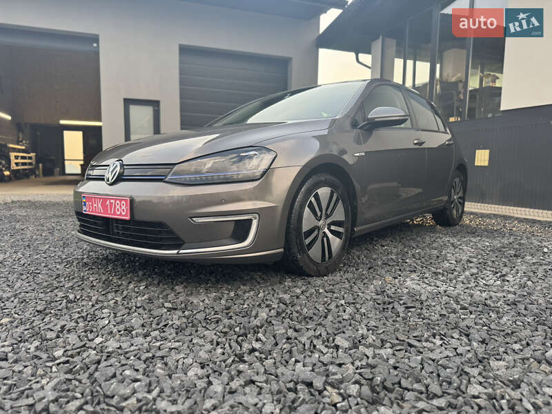 Хетчбек Volkswagen e-Golf 2015 в Рівному