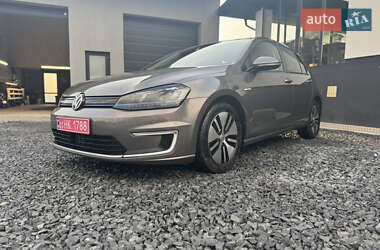 Хэтчбек Volkswagen e-Golf 2015 в 