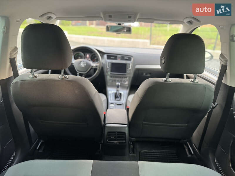 Хетчбек Volkswagen e-Golf 2015 в Рівному
