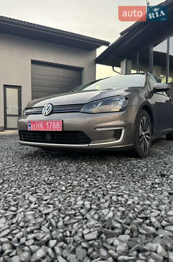Хэтчбек Volkswagen e-Golf 2015 в 