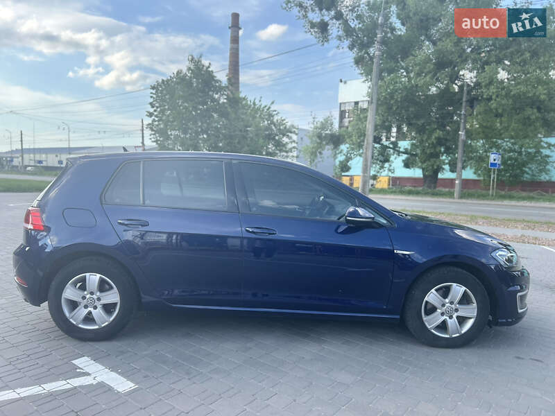 Хэтчбек Volkswagen e-Golf 2017 в Житомире