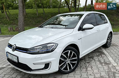 Хэтчбек Volkswagen e-Golf 2018 в 
