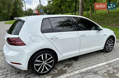 Хэтчбек Volkswagen e-Golf 2018 в 