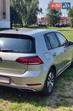 Хэтчбек Volkswagen e-Golf 2018 в 