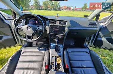 Хэтчбек Volkswagen e-Golf 2018 в 