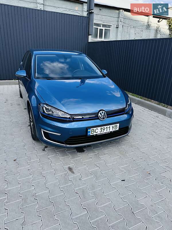Хэтчбек Volkswagen e-Golf 2016 в Львове