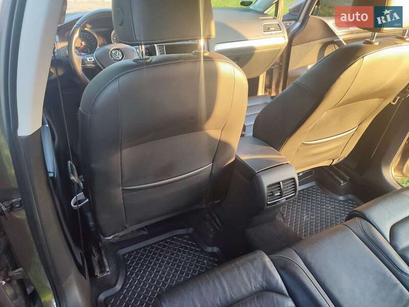 Хэтчбек Volkswagen e-Golf 2016 в Нововолынске