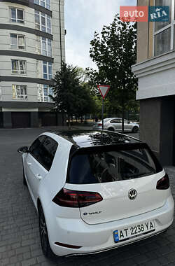 Хэтчбек Volkswagen e-Golf 2020 в 