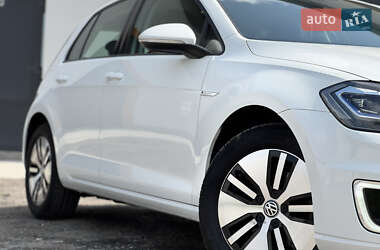 Хэтчбек Volkswagen e-Golf 2017 в 