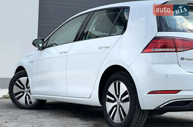Хэтчбек Volkswagen e-Golf 2017 в 