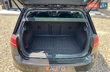 Хэтчбек Volkswagen e-Golf 2016 в 