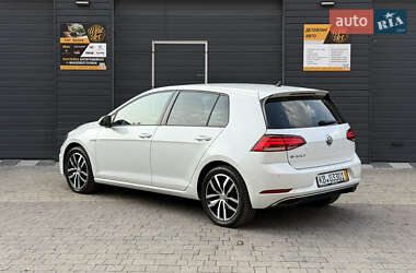 Хэтчбек Volkswagen e-Golf 2020 в 