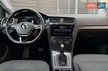 Хэтчбек Volkswagen e-Golf 2020 в 