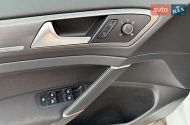 Хэтчбек Volkswagen e-Golf 2020 в 