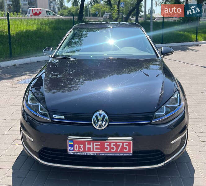 Хэтчбек Volkswagen e-Golf 2015 в Киеве