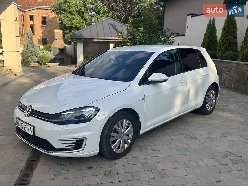 Хетчбек Volkswagen e-Golf 2020 в 