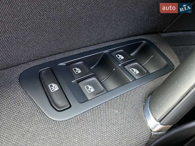 Хетчбек Volkswagen e-Golf 2020 в Львові