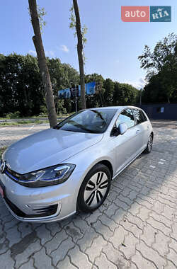 Хэтчбек Volkswagen e-Golf 2019 в 