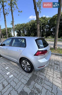 Хэтчбек Volkswagen e-Golf 2019 в 