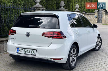 Хэтчбек Volkswagen e-Golf 2015 в 